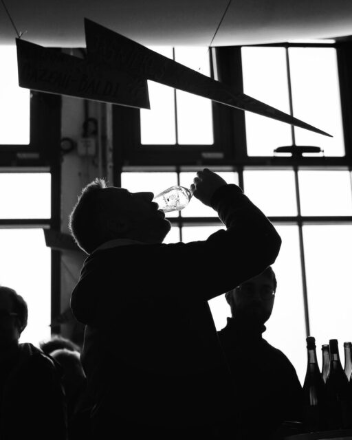 19/11/23 -15h47 - Coup de ⚡️ Foudre ⚡️ @salonvinnaturefoudre @lesateliersduvent 
#foudre #salonfoudre #rennes #vinnature