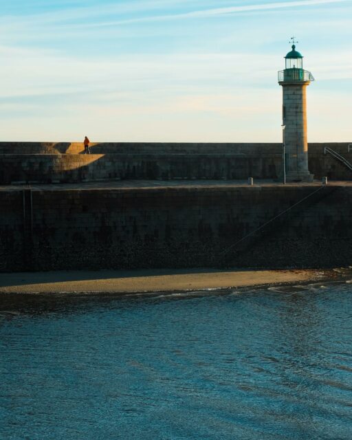 20/01/24 - Profiter du rayon de soleil ☀️ 
•
#binic #binicetablessurmer #besurmer #bretagne #breizh #bretagne_focus_on #bretagnetourisme #cotesdarmor #baiedesaintbrieuc #phare #lighthouse #bzh