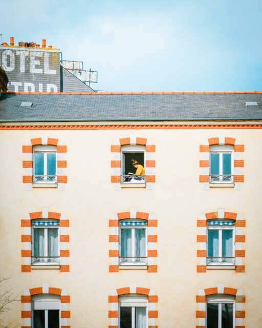 Dans les archives sur la place de la gare de Rennes. 

#rennes #tourismerennes #destinationrennes #icirennes #visitrennes