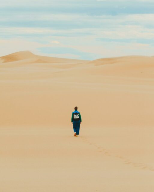 08/03/25 - 16h34 - Du sable, du sable, du sable et @nath.perrault 🏝️ 

#dunedupilat #arcachon #dunedupyla #bassinarcachon #bassindarcachon #latestedebuch #gironde #dune #pyla #nouvelleaquitaine #pylasurmer #girondetourisme #sable