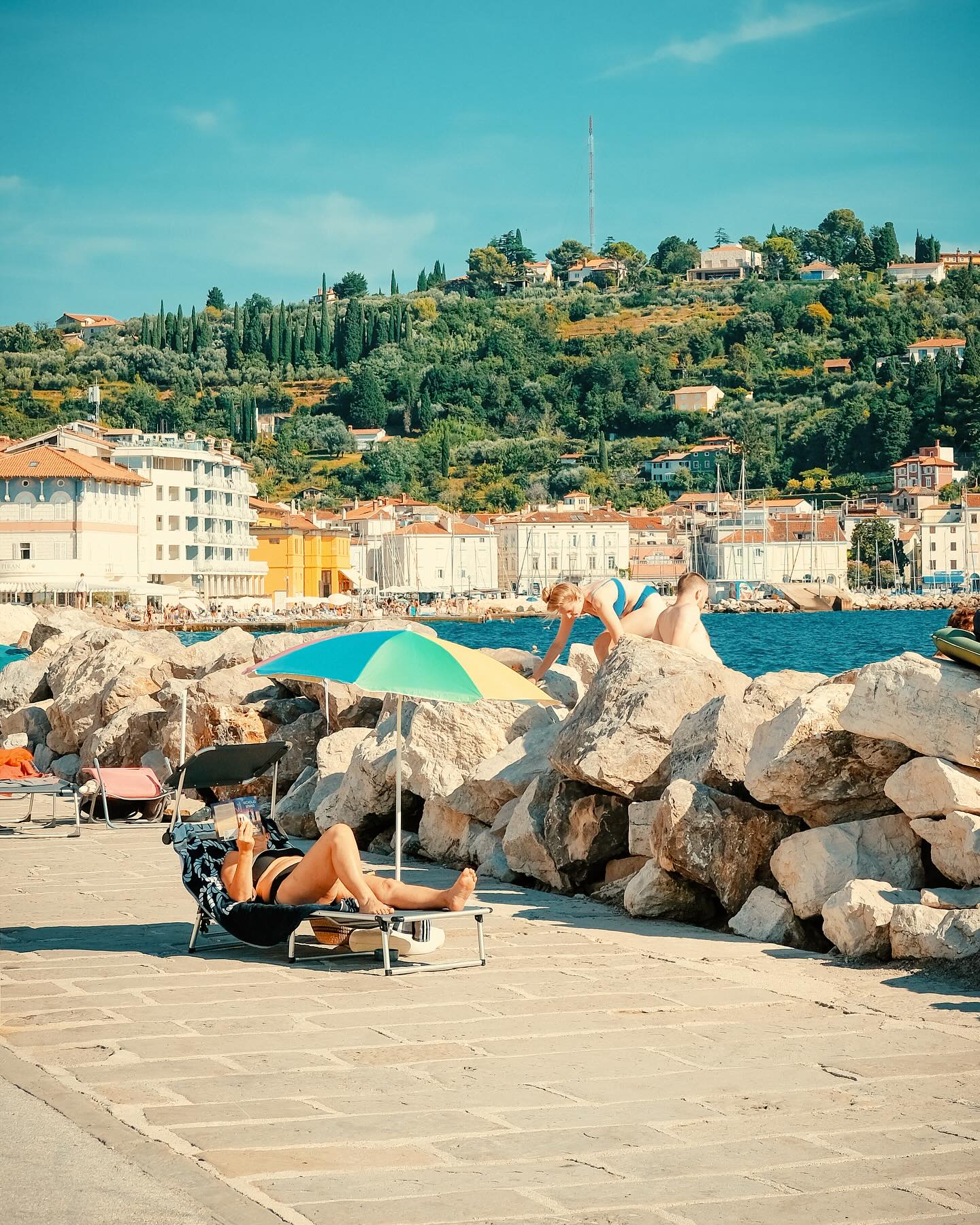 31/07/25 • 16h50 • Farniente numéro 6 🩴
•
•
•
•
•
#slovenia #slovenija #visitslovenia #slovenia #sloveniatravel #ifeelslovenia #slovenia_ig #feelslovenia #igslovenia #slowenien #piran