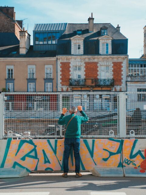 « Enfermé dehors »

Photo réalisée pour le programme Mai > Juin des @tombeesdelanuit 

#rennes #rennesmetropole #rennesmaville