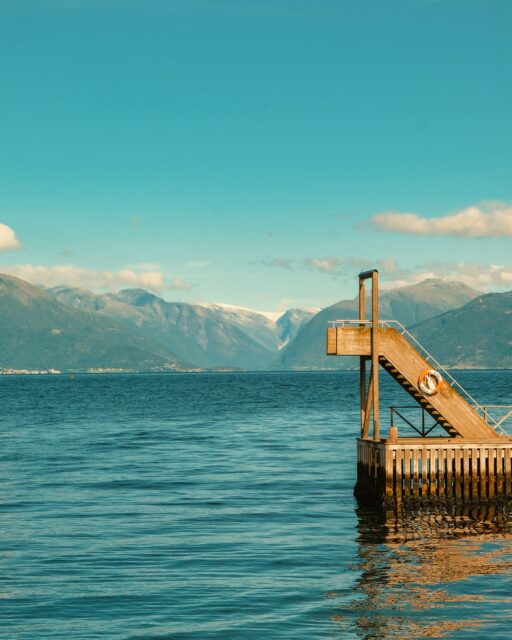 04/08/26 • 11h55 • Plongeoir avec vue
•
#norway #norge #fjord #vik #sognefjord
